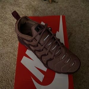 Women’s size 9  Vapormax plus